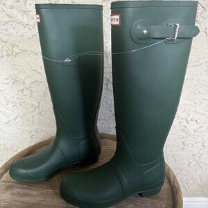 Hunter Women's Original Tall Rain Boots Hunter Green size 8